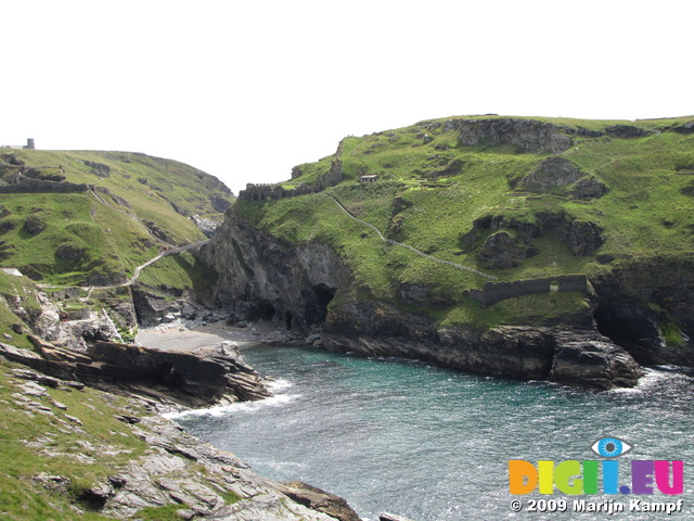 SX06956 Tintagel Castle and caves from Barras Nose